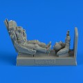 1/48 198: USAF Fighter Pilot w/ejection seat for F-5E
